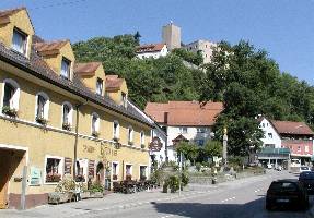 Burgen Bayern Burg Falkenstein mit Marktplatz